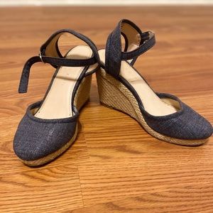 Kelly & Katie Wedges